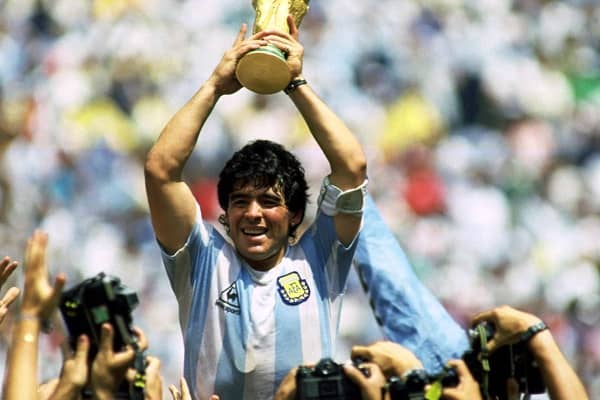 Hé lộ 10 cầu thủ xuất sắc mọi thời đại - Diego Maradona 